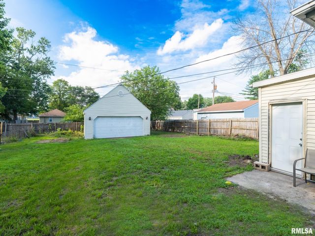 241 COOPER Street, Pekin, IL 61554
