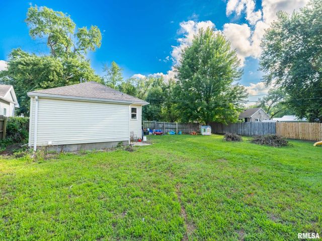 241 COOPER Street, Pekin, IL 61554