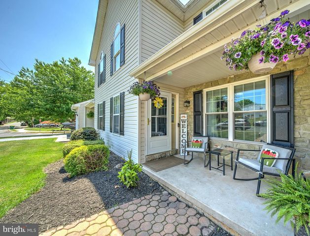 351 CHERRY ST, Pennsburg, PA 18073