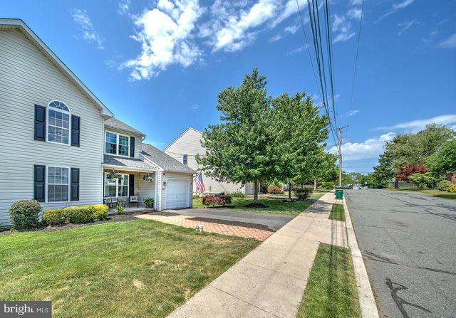 351 CHERRY ST, Pennsburg, PA 18073