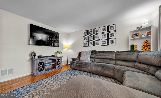 351 CHERRY ST, Pennsburg, PA 18073