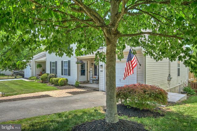 351 CHERRY ST, Pennsburg, PA 18073