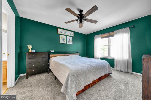 351 CHERRY ST, Pennsburg, PA 18073
