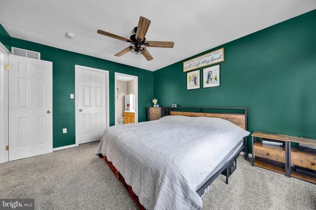 351 CHERRY ST, Pennsburg, PA 18073