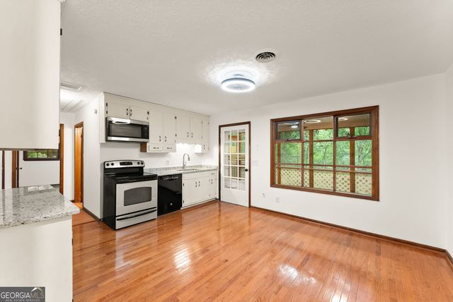 195 Golden Avenue, Dahlonega, GA 30533