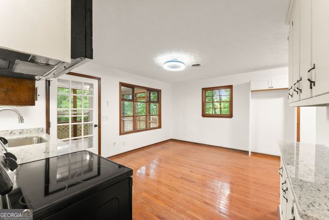 195 Golden Avenue, Dahlonega, GA 30533