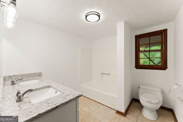 195 Golden Avenue, Dahlonega, GA 30533
