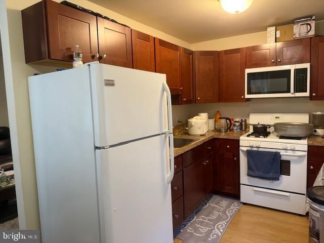 7321 SANDERLING PL, Philadelphia, PA 19153