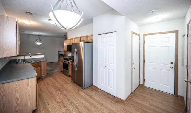 11151 204th Street W 309, Lakeville, MN 55044
