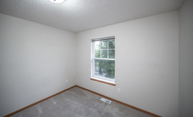 11151 204th Street W 309, Lakeville, MN 55044