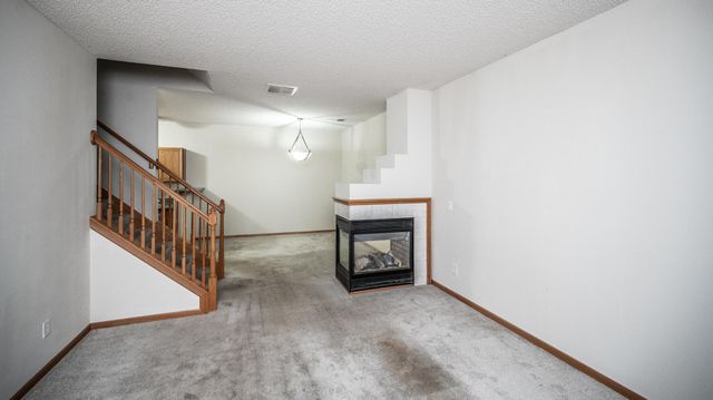 11151 204th Street W 309, Lakeville, MN 55044