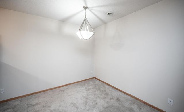 11151 204th Street W 309, Lakeville, MN 55044