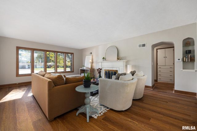 205 W GLEN Avenue, Peoria, IL 61614