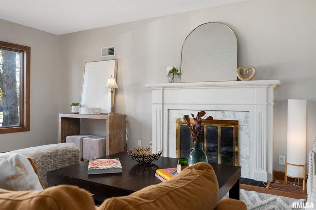 205 W GLEN Avenue, Peoria, IL 61614