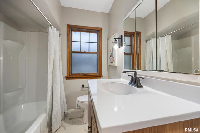 205 W GLEN Avenue, Peoria, IL 61614