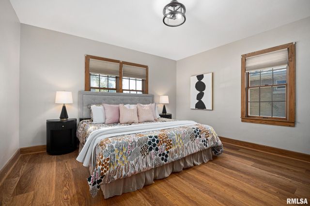 205 W GLEN Avenue, Peoria, IL 61614