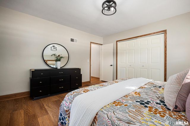 205 W GLEN Avenue, Peoria, IL 61614