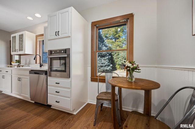 205 W GLEN Avenue, Peoria, IL 61614