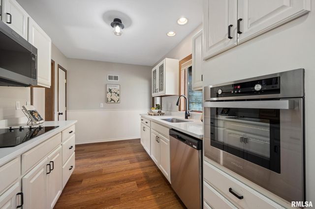 205 W GLEN Avenue, Peoria, IL 61614