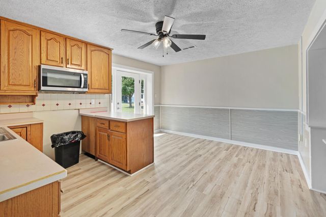 1564 U.S. 60, Ledbetter, KY 42058