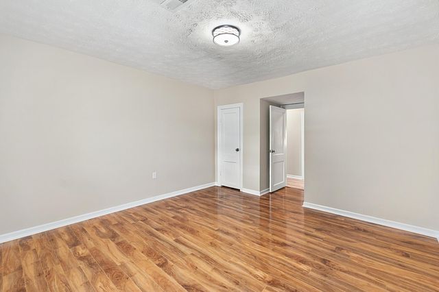 1564 U.S. 60, Ledbetter, KY 42058
