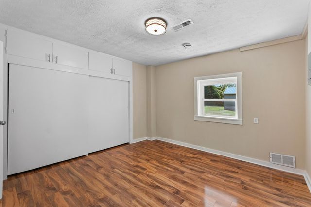 1564 U.S. 60, Ledbetter, KY 42058