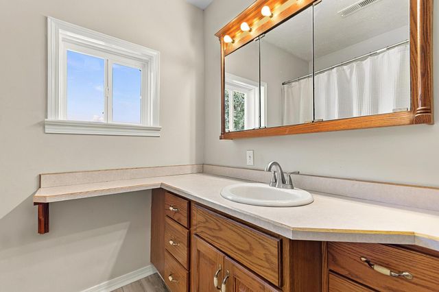 1564 U.S. 60, Ledbetter, KY 42058