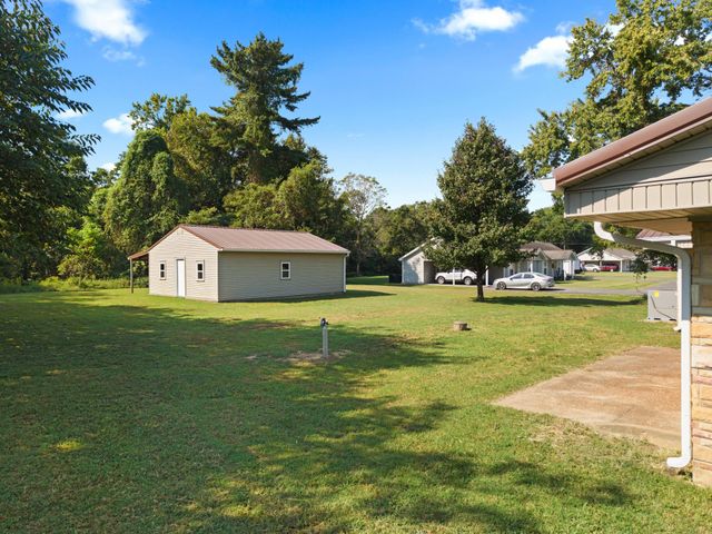 1564 U.S. 60, Ledbetter, KY 42058