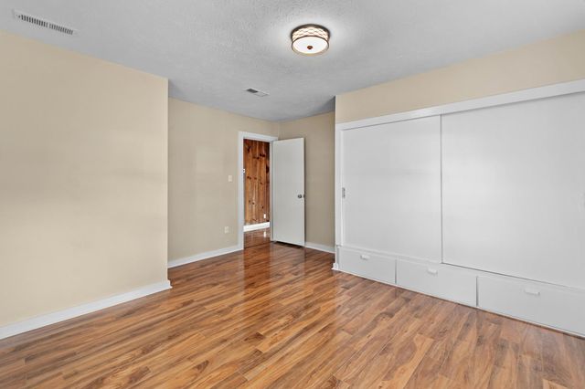 1564 U.S. 60, Ledbetter, KY 42058