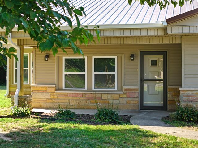 1564 U.S. 60, Ledbetter, KY 42058