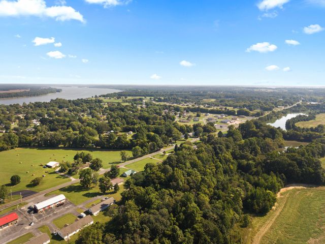 1564 U.S. 60, Ledbetter, KY 42058
