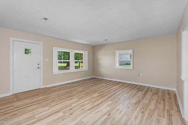 1564 U.S. 60, Ledbetter, KY 42058