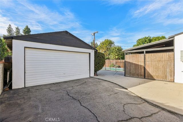 6539 Blucher Avenue, Van Nuys, CA 91406