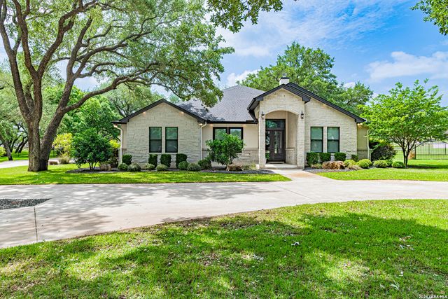 128 BRIDGEWATER DR, La Vernia, TX 78121