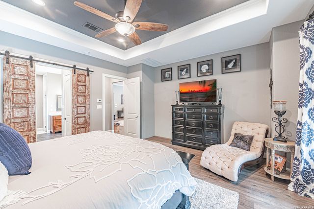 128 BRIDGEWATER DR, La Vernia, TX 78121