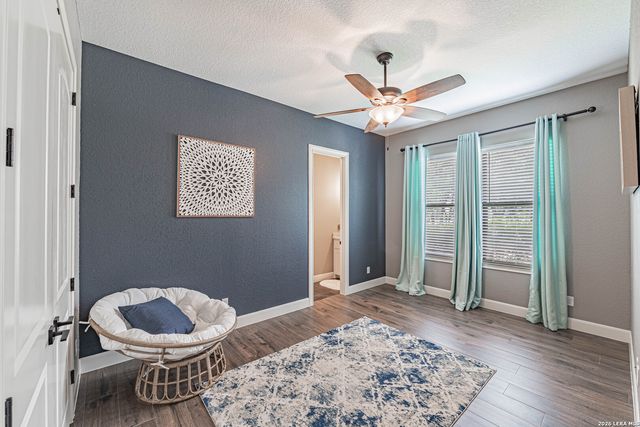 128 BRIDGEWATER DR, La Vernia, TX 78121