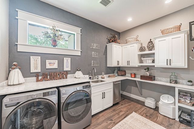 128 BRIDGEWATER DR, La Vernia, TX 78121