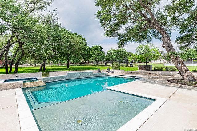 128 BRIDGEWATER DR, La Vernia, TX 78121