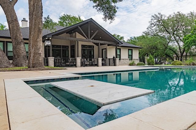 128 BRIDGEWATER DR, La Vernia, TX 78121