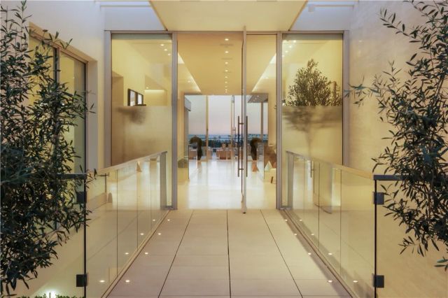 1119 Dolphin, Corona Del Mar, CA 92625