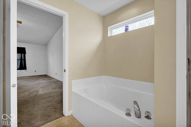 7807 Fox Glen Drive, Indianapolis, IN 46239