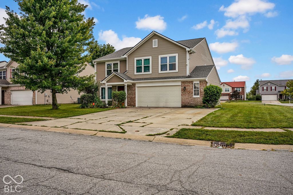 7807 Fox Glen Drive, Indianapolis, IN 46239