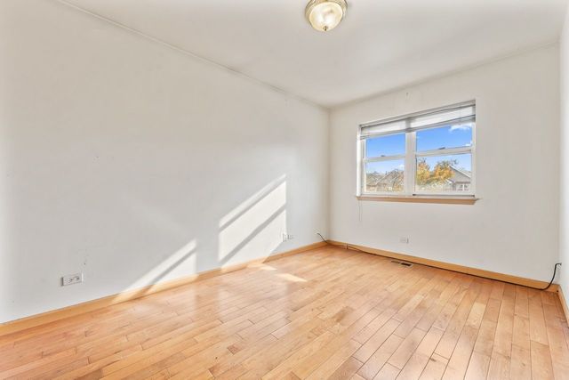 1506 E 72nd Place, Chicago, IL 60619