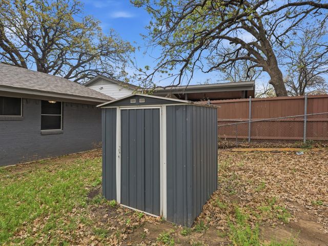 2429 Avis Street, Mesquite, TX 75149