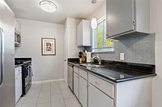 7203 Barnsdale WAY, Austin, TX 78745