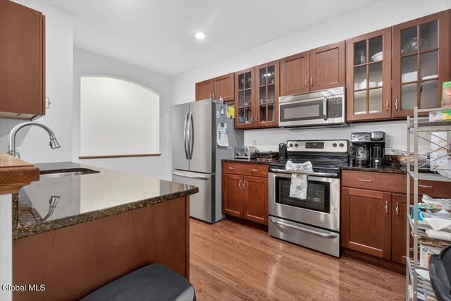 3B Winchester Place, Halfmoon, NY 12118