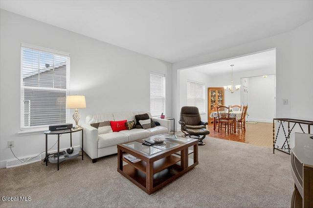 3B Winchester Place, Halfmoon, NY 12118