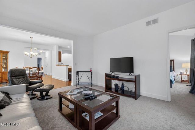 3B Winchester Place, Halfmoon, NY 12118