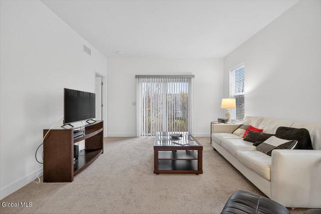 3B Winchester Place, Halfmoon, NY 12118