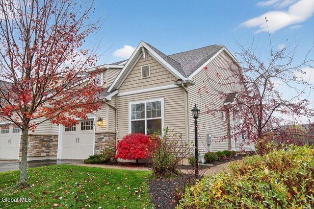 3B Winchester Place, Halfmoon, NY 12118